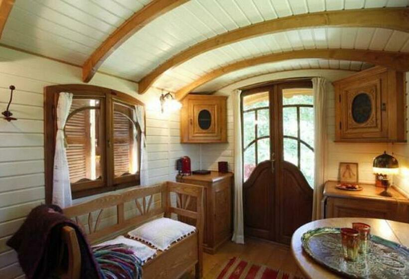 住宿加早餐  La Hulotte