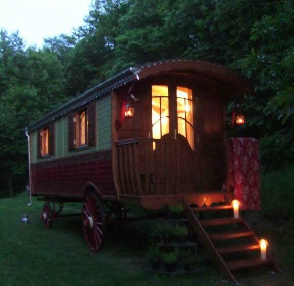 住宿加早餐  La Hulotte