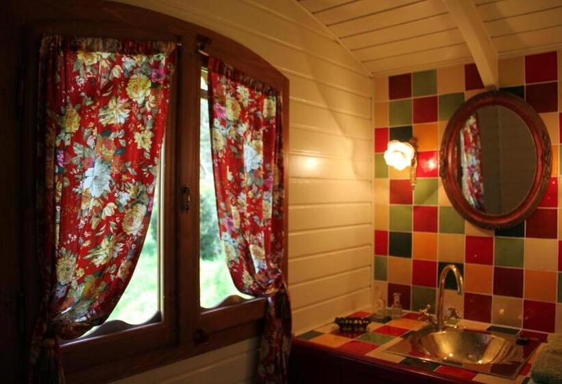 住宿加早餐  La Hulotte