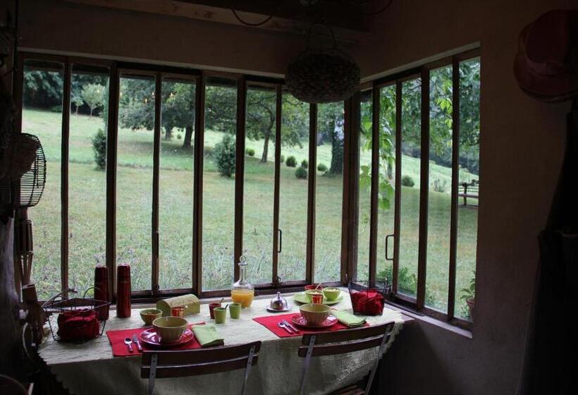 住宿加早餐  La Hulotte