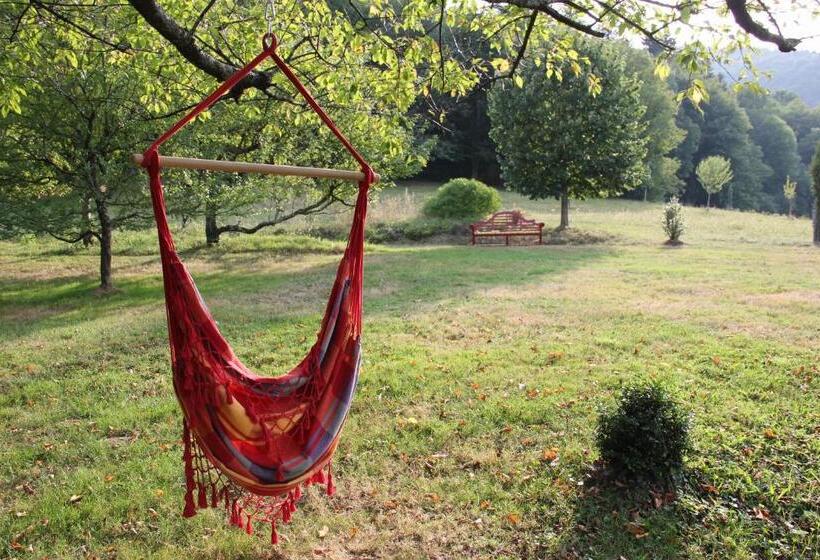 住宿加早餐  La Hulotte