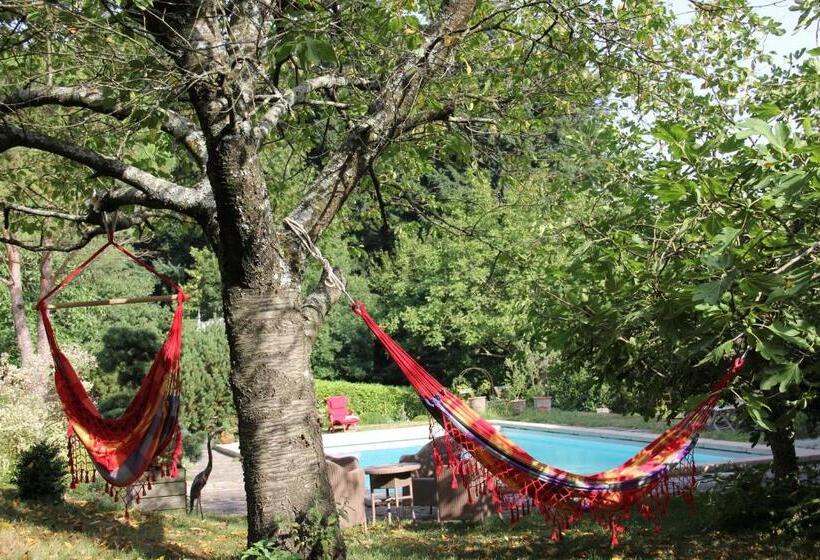 住宿加早餐  La Hulotte