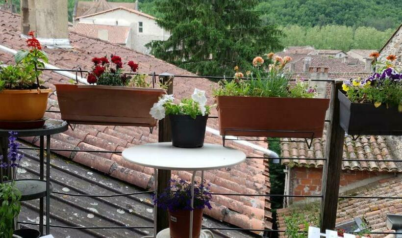 住宿加早餐  La Porte Bleue