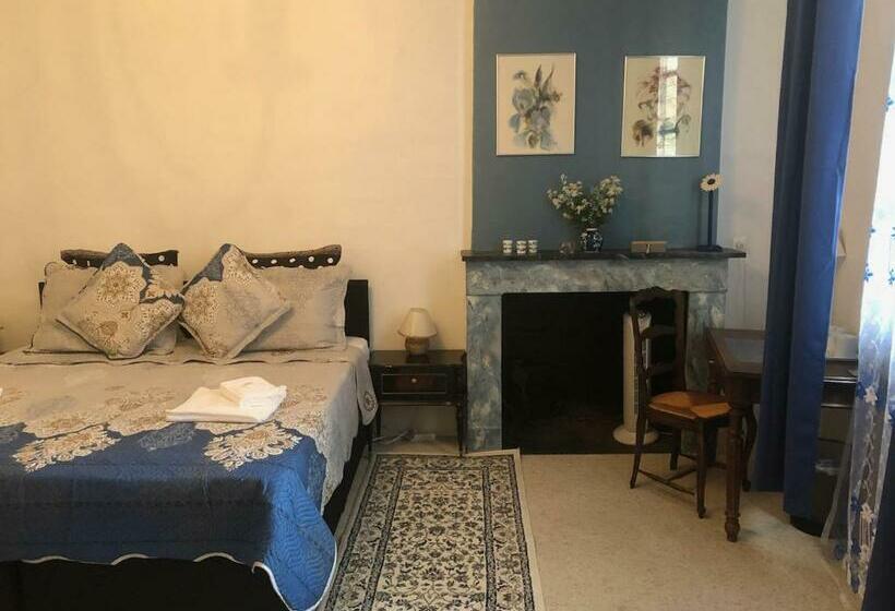 住宿加早餐  La Porte Bleue