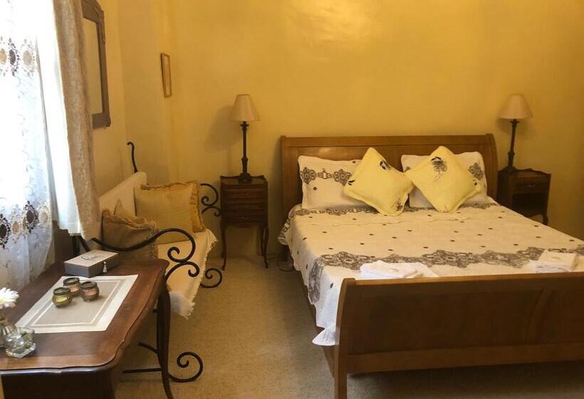 住宿加早餐  La Porte Bleue