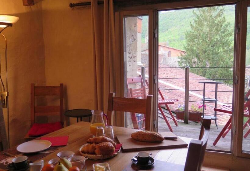 住宿加早餐  La Porte Bleue