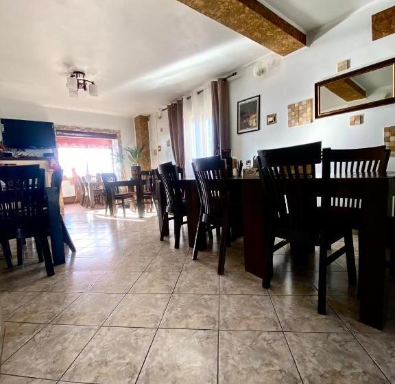 Bed and Breakfast Restaurant Pensiunea Carmen