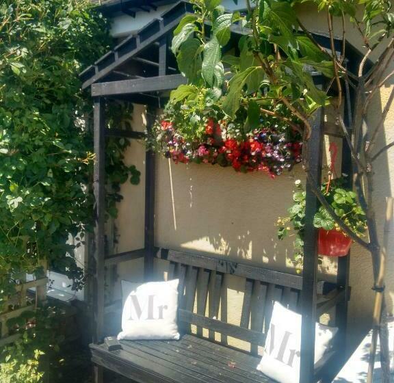 ベッドアンドブレックファースト Tilly Cottage