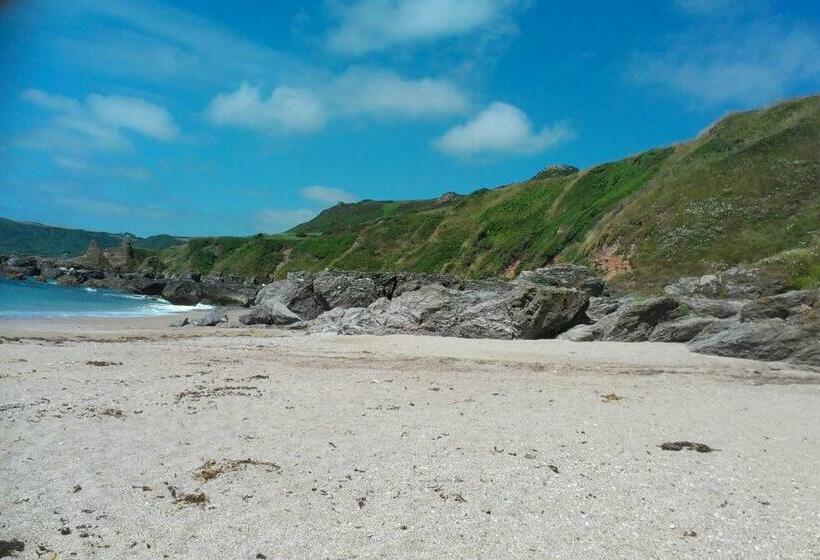 ベッドアンドブレックファースト Tilly Cottage