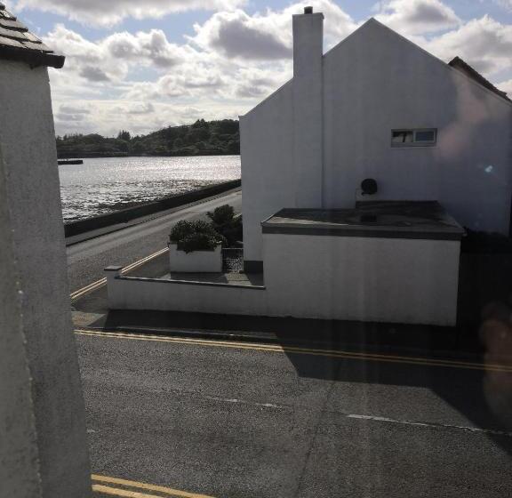 تختخواب و صبحانه Twenty Seven