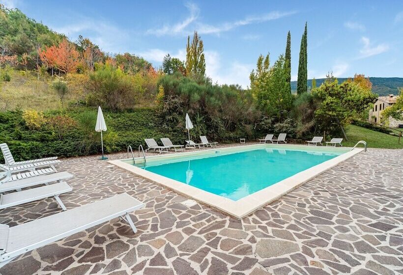 Captivating Apartment In Assisi With Swimming Pool