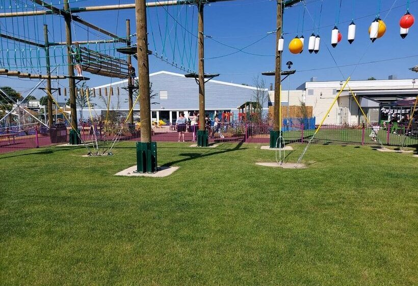 Cayton Pines Lodge At Cayton Bay Holiday Park