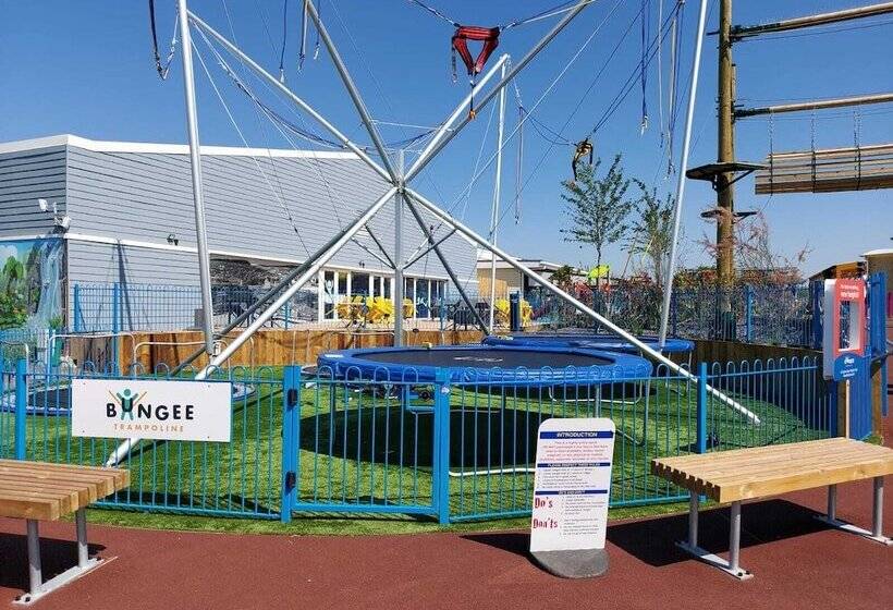 Cayton Pines Lodge At Cayton Bay Holiday Park