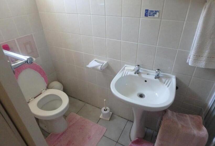 Eagle S Nest B&b/self Catering