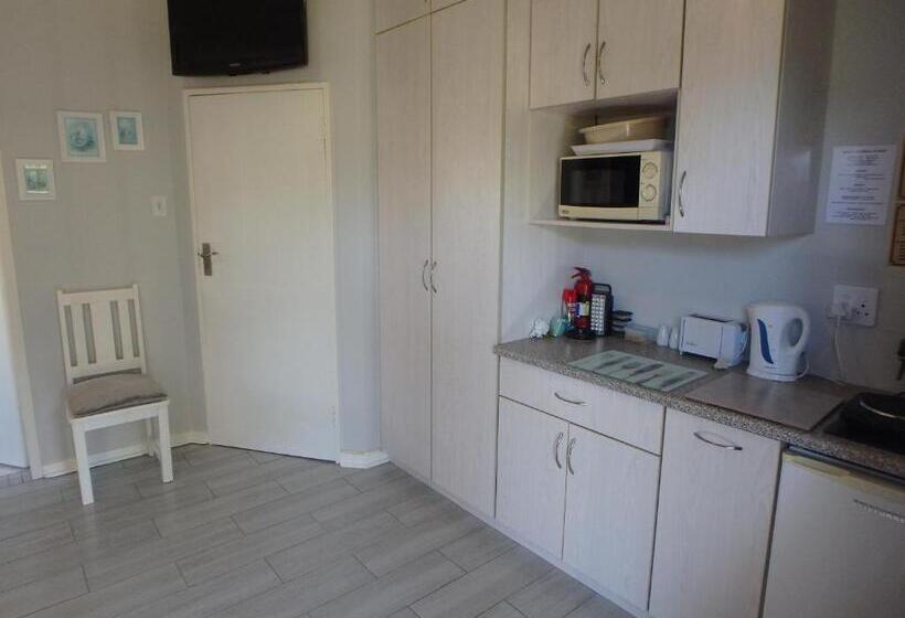 Eagle S Nest B&b/self Catering