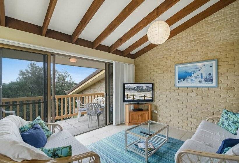 Galleries 3 3/28 Peregian Esplanade