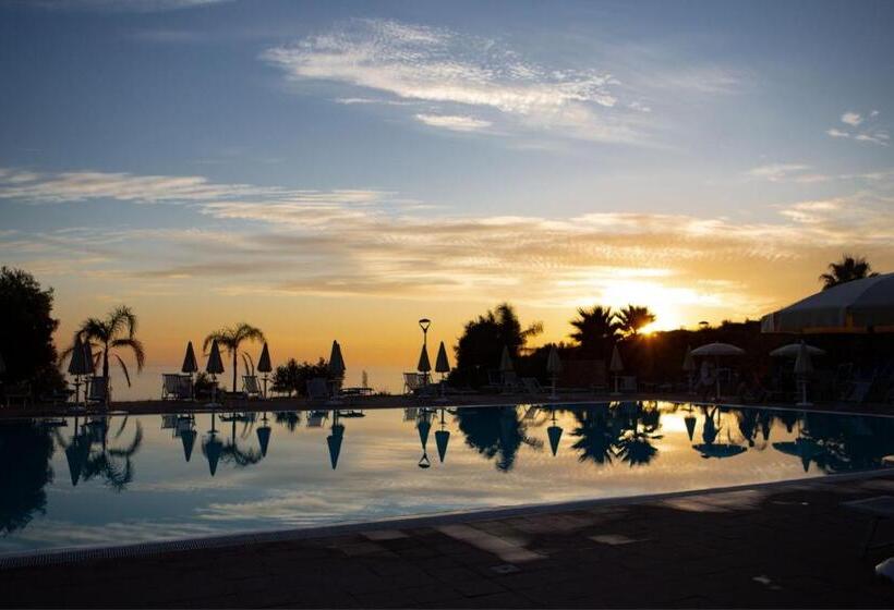 簡易ホテル Villaggio Club Baia Di Dino