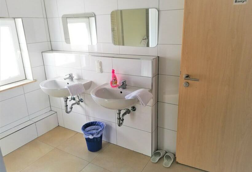 Отель Airport Global Hostel