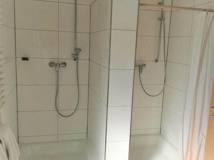 Отель Airport Global Hostel