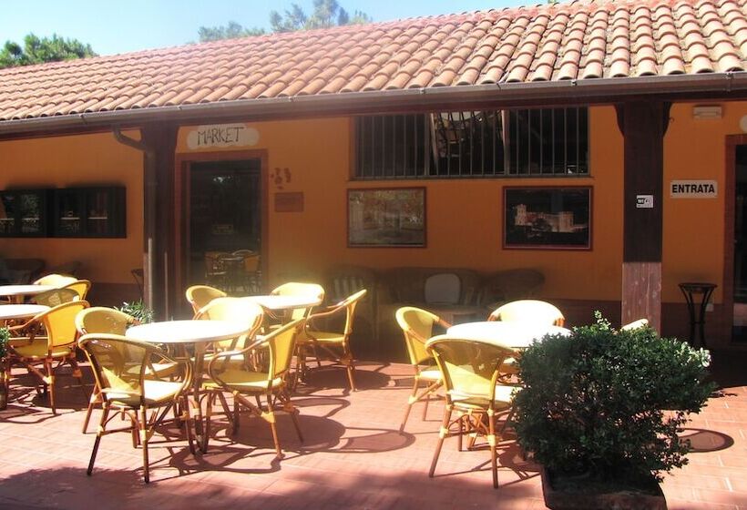 בית מלון כפרי Happy Camp In Camping Villaggio Thurium