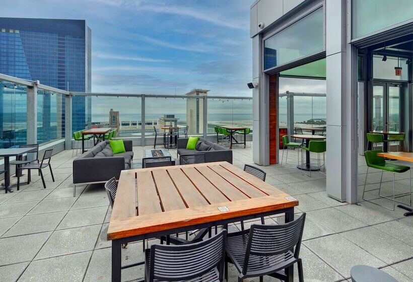 هتل Hilton Garden Inn Chicago Mccormick Place