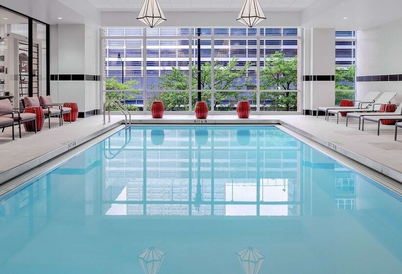 בית מלון כפרי Hilton Garden Inn Chicago Mccormick Place