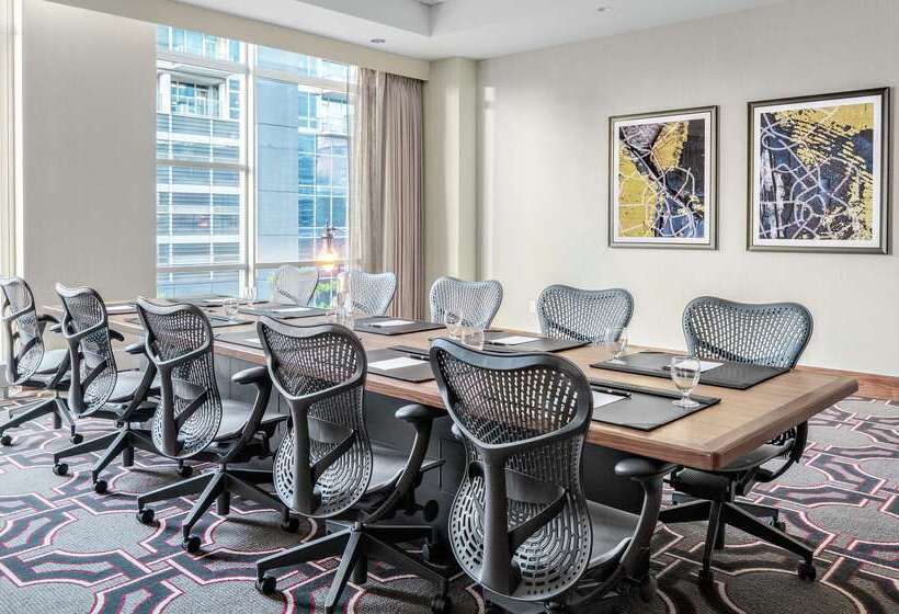 בית מלון כפרי Hilton Garden Inn Chicago Mccormick Place