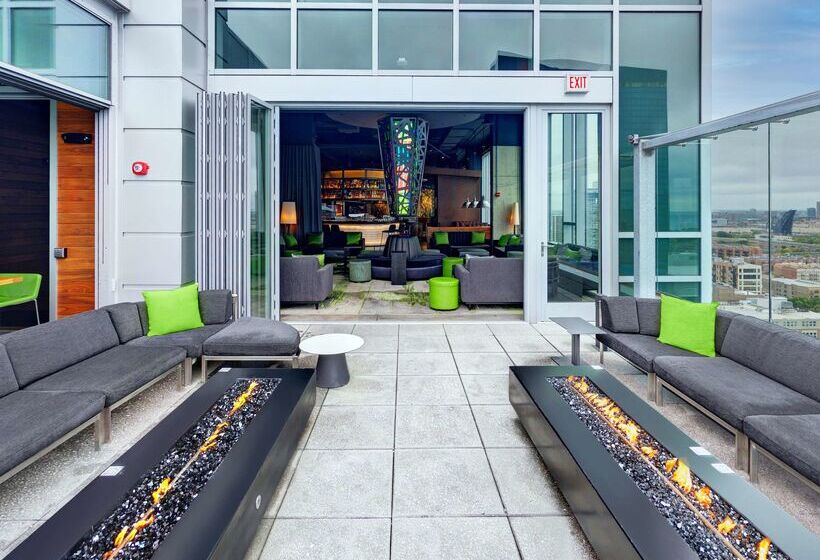 هتل Hilton Garden Inn Chicago Mccormick Place