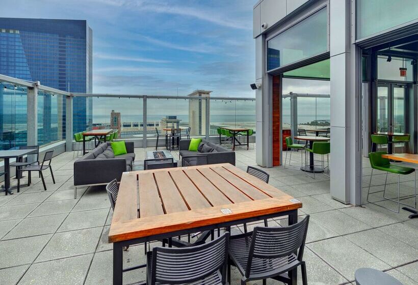هتل Hilton Garden Inn Chicago Mccormick Place