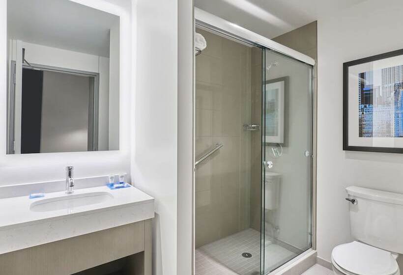 هتل Hyatt House Chicago Medical/university District