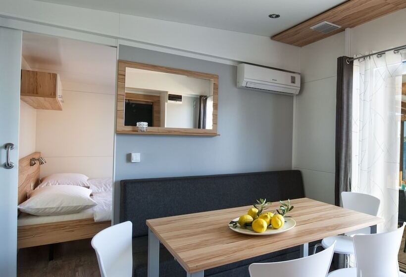 בית מלון כפרי Kozarica Adria Village