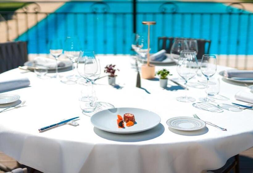 Отель Les Dependances De Chapeau Cornu