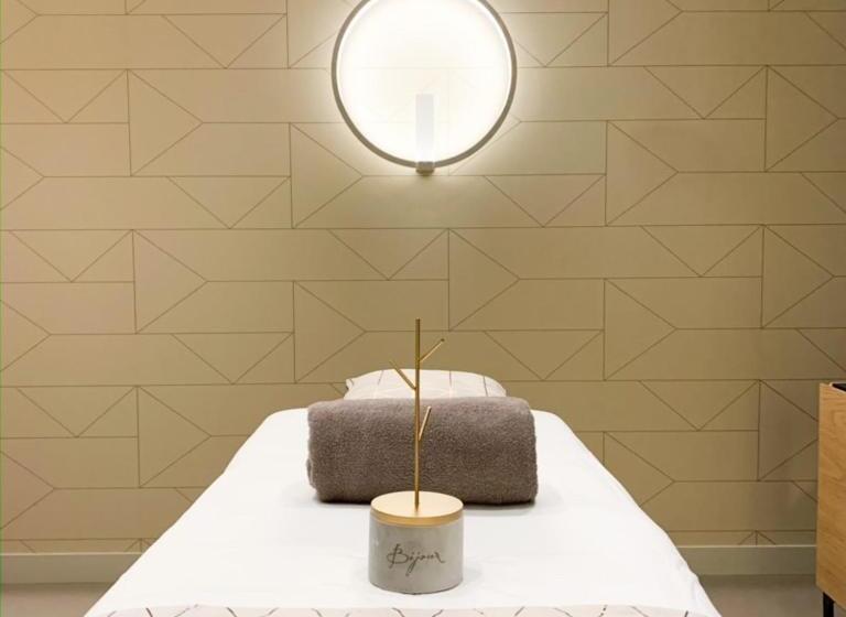 Отель Les Dependances De Chapeau Cornu