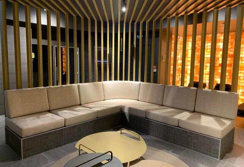 Отель Les Dependances De Chapeau Cornu