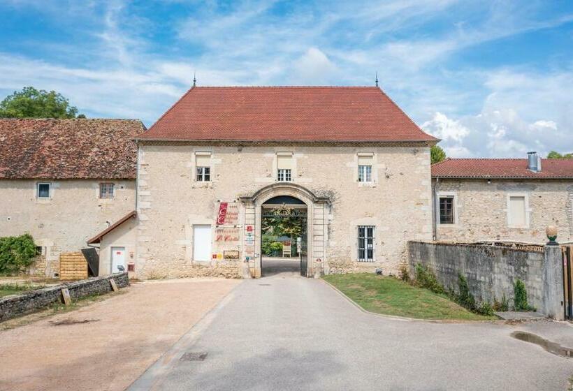 Отель Les Dependances De Chapeau Cornu