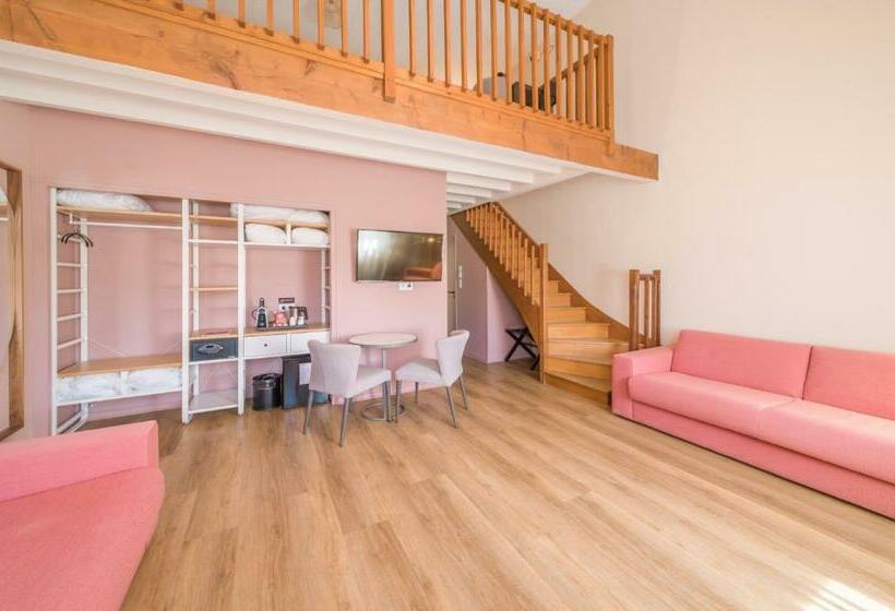 Отель Les Dependances De Chapeau Cornu