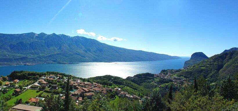 בית מלון כפרי Residence Pineta Campi