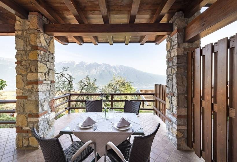 בית מלון כפרי Residence Pineta Campi