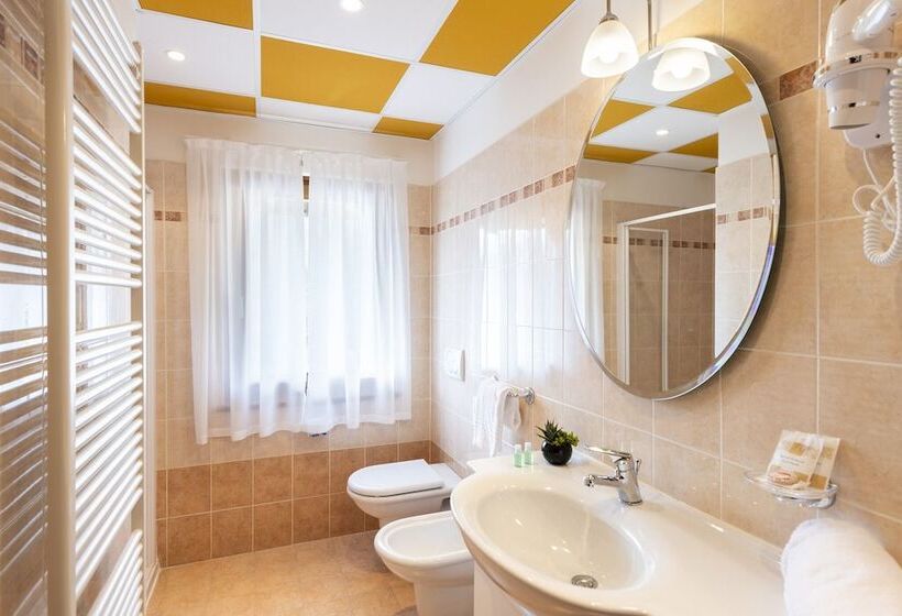 בית מלון כפרי Residence Pineta Campi