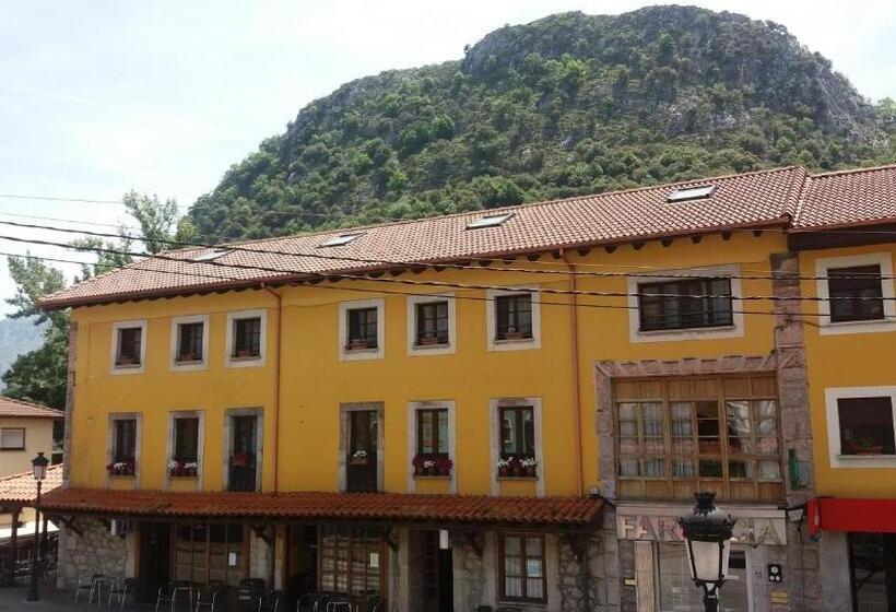 هتل Rural Cabrales