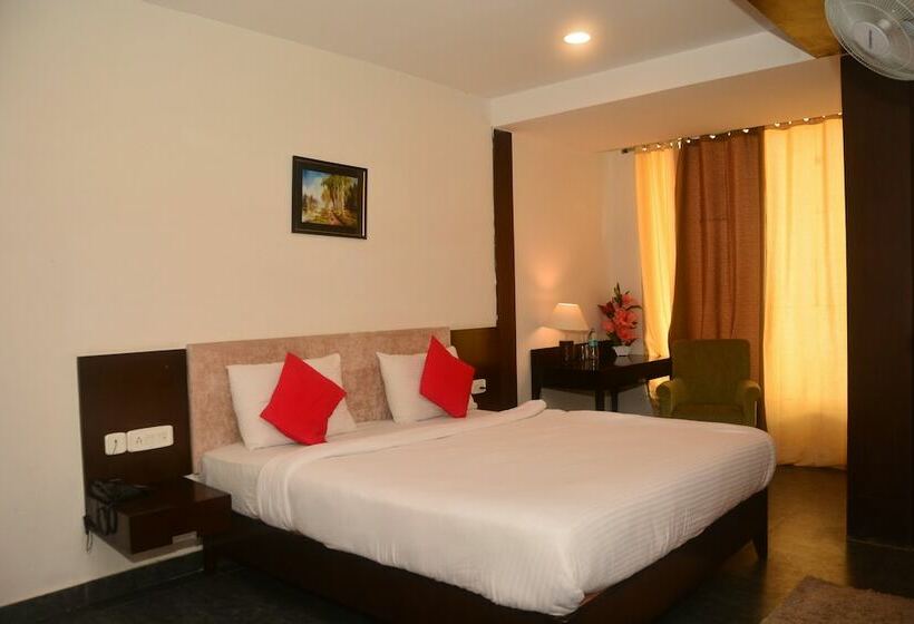 فندق Sai Mukut Service Apartment