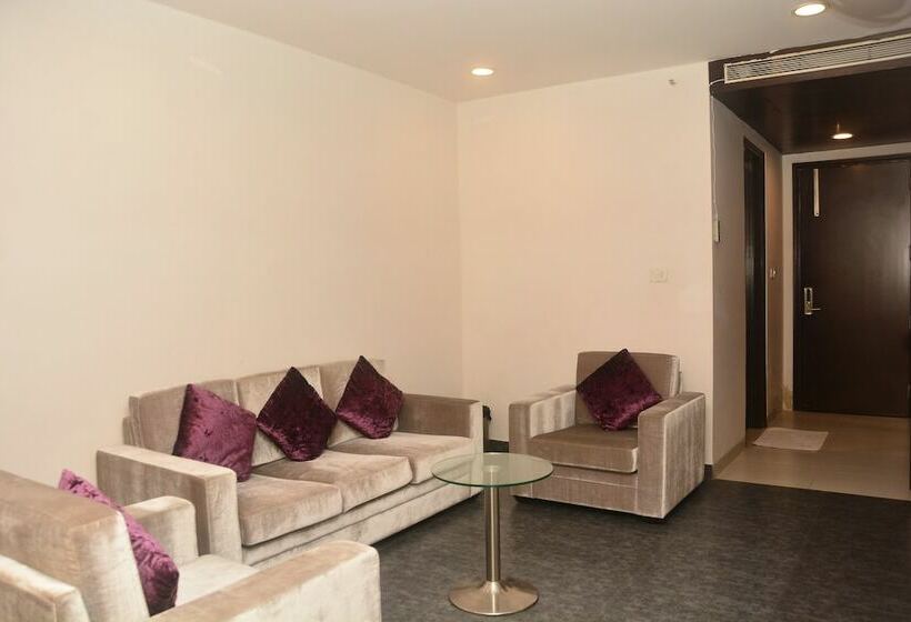 فندق Sai Mukut Service Apartment