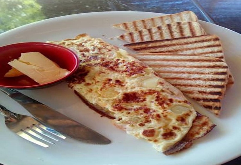 هتل The Sharks Tail Dive Resort