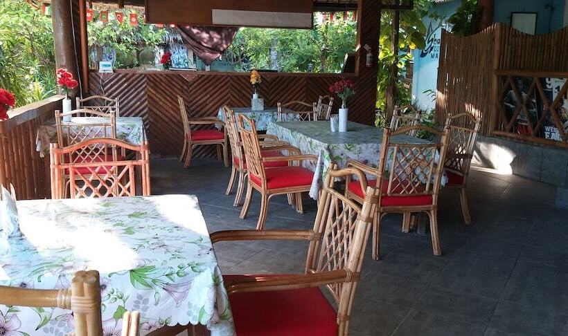 هتل The Sharks Tail Dive Resort