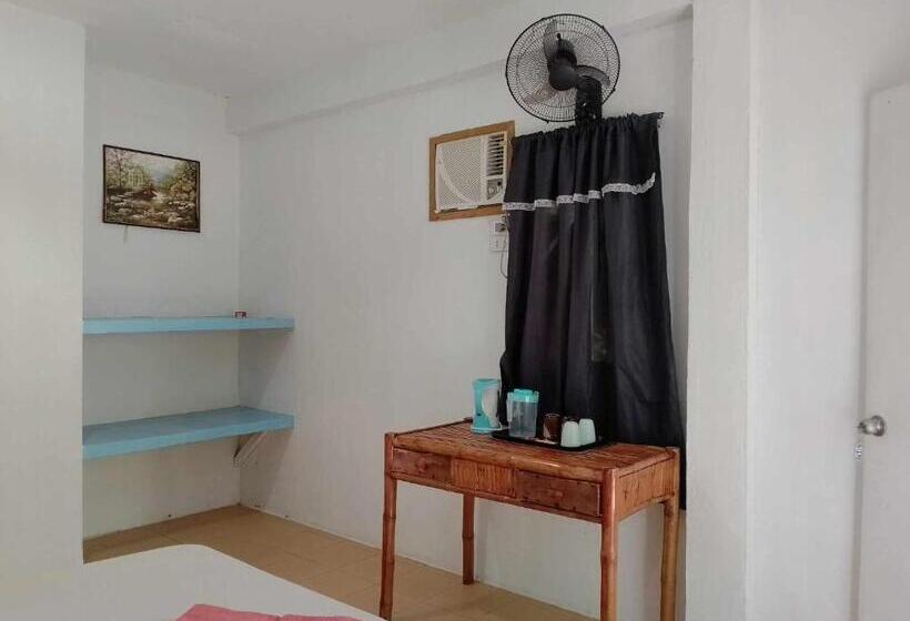 هتل The Sharks Tail Dive Resort