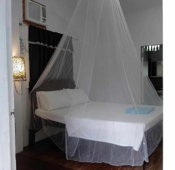 هتل The Sharks Tail Dive Resort