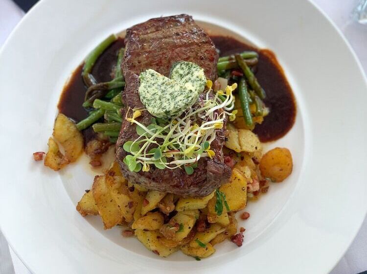 ホテル Zur Kaiserpfalz