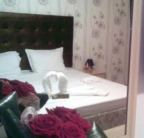 La Piazza Primorsko Rooms & Apartments