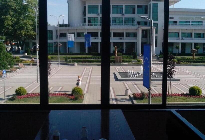 La Piazza Primorsko Rooms & Apartments