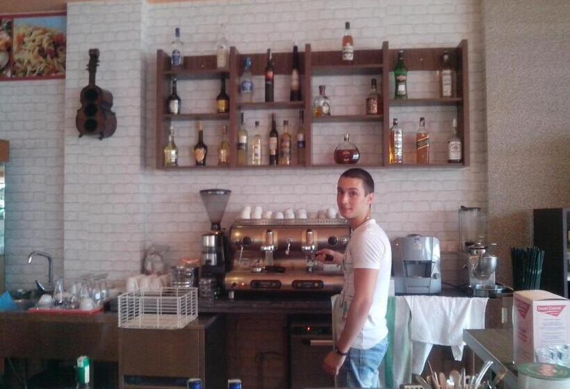 La Piazza Primorsko Rooms & Apartments